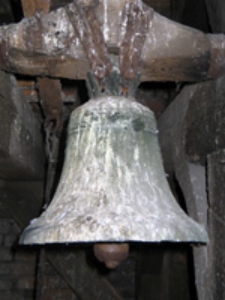 Stare Strącze (kościół św. Jadwigi) - dzwon (datowanie XIV/XV w.)