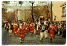 Ziemia Lubuska: Zielona G&oacute;ra - Bułgarski Zesp&oacute;ł Pieśni i Tańca "Jane Sandanski" w korowodzie "Dni Zielonej G&oacute;ry i Winobrania"