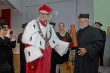 Uroczystość wręczenia tytułu doktora honoris causa Uniwersytetu Zielonog&oacute;rskiego Krzysztofowi Pendereckiemu (fot. 65)