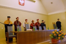 Uroczystość wręczenia tytułu doktora honoris causa Uniwersytetu Zielonogórskiego profesorowi Janowi Węglarzowi (fot. 5)