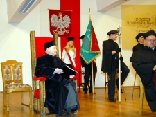 Uroczystość wręczenia tytułu doktora honoris causa Uniwersytetu Zielonogórskiego profesorowi Owenowi Gingerichowi (fot. 28)